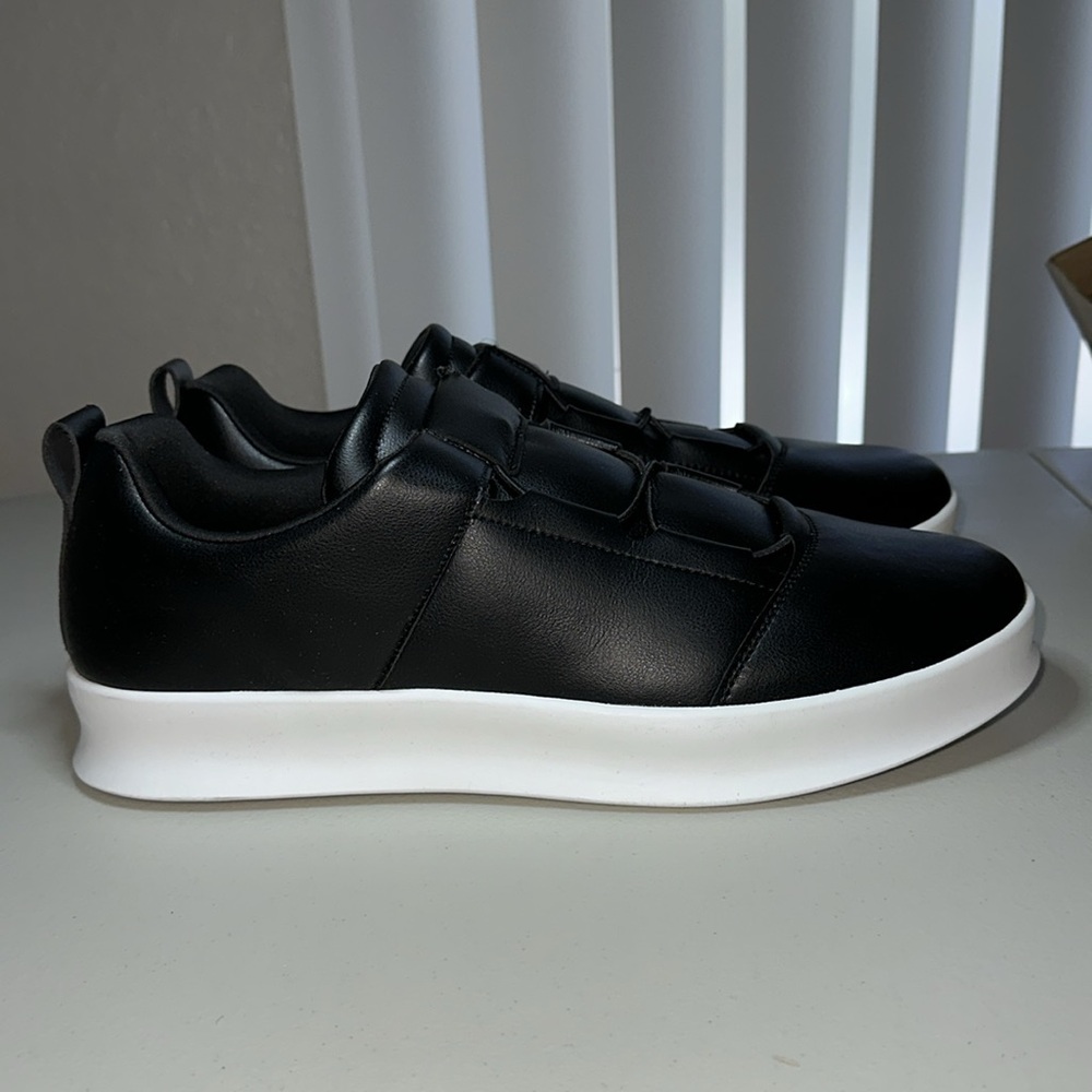 STEVE MADDEN BERK BLACK NEW, size 13, very comfy, last one! Berk01m1